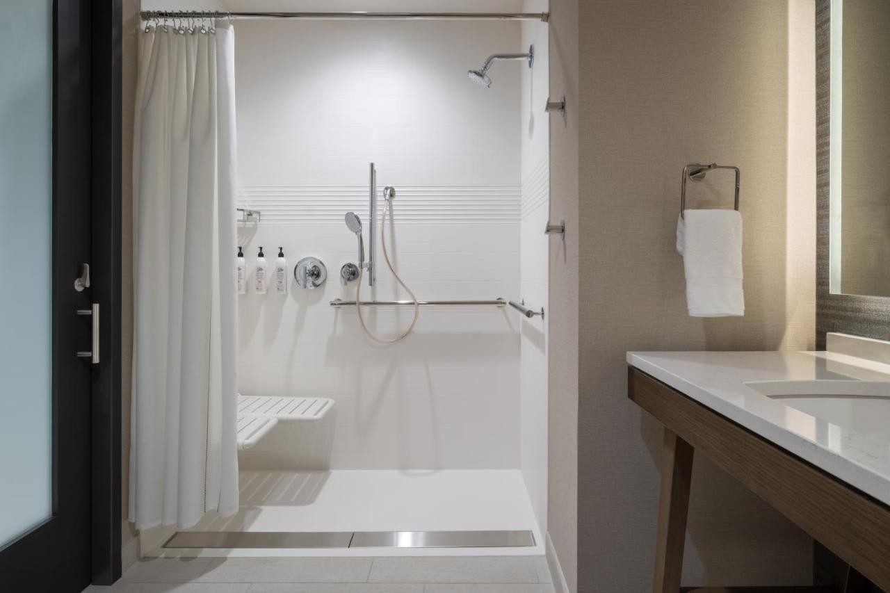 Delta Hotels By Marriott Wichita Falls Convention Center Buitenkant foto