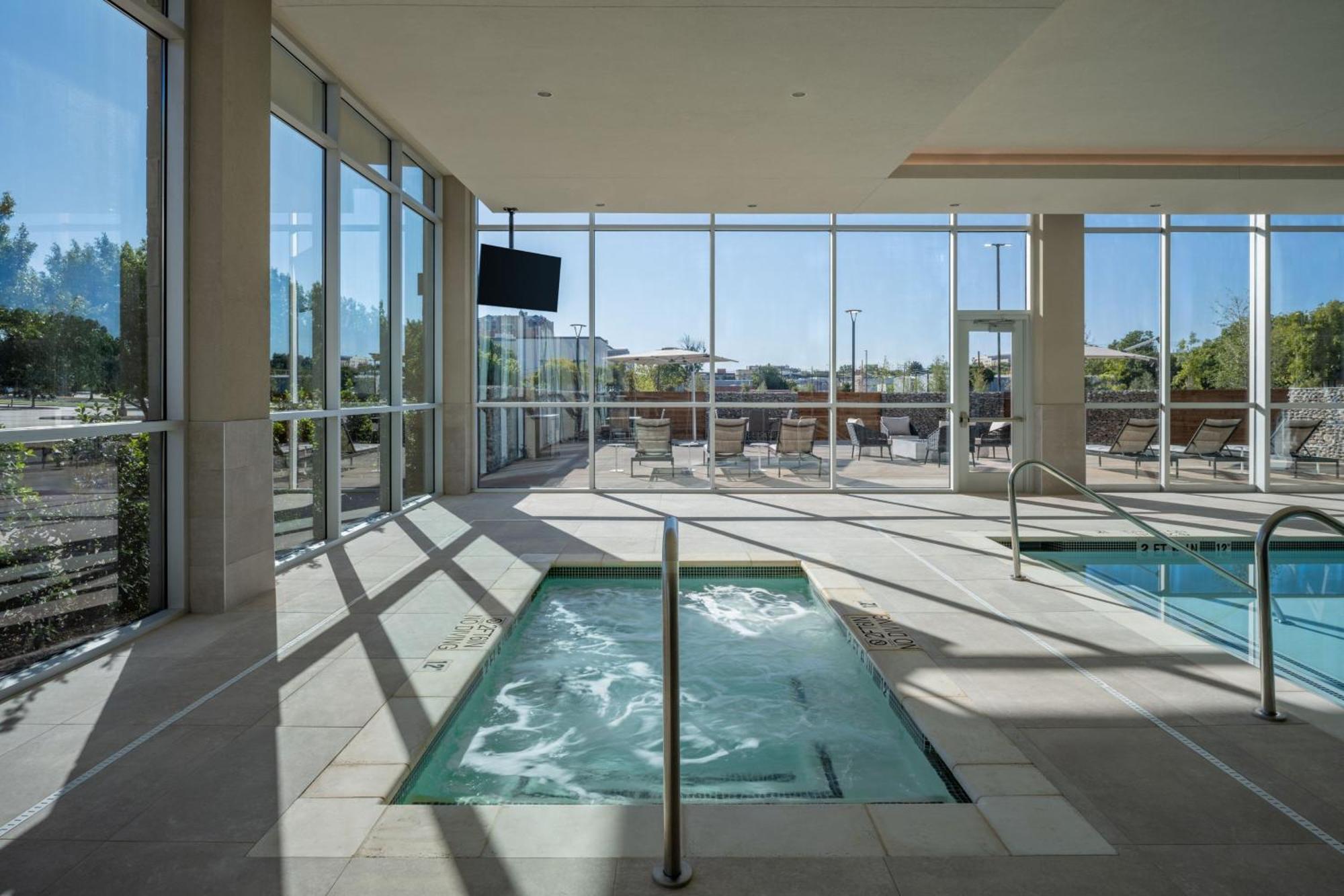 Delta Hotels By Marriott Wichita Falls Convention Center Buitenkant foto